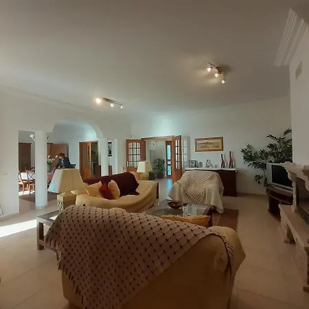 Gale 3 Storey Villa Really On The Beach * Albufeira
