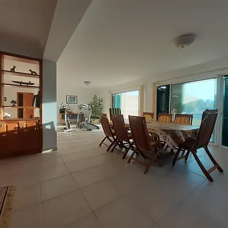 Villa Gale 3 Storey Villa Really On The Beach *