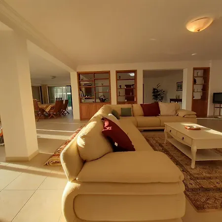 Gale 3 Storey Villa Really On The Beach *